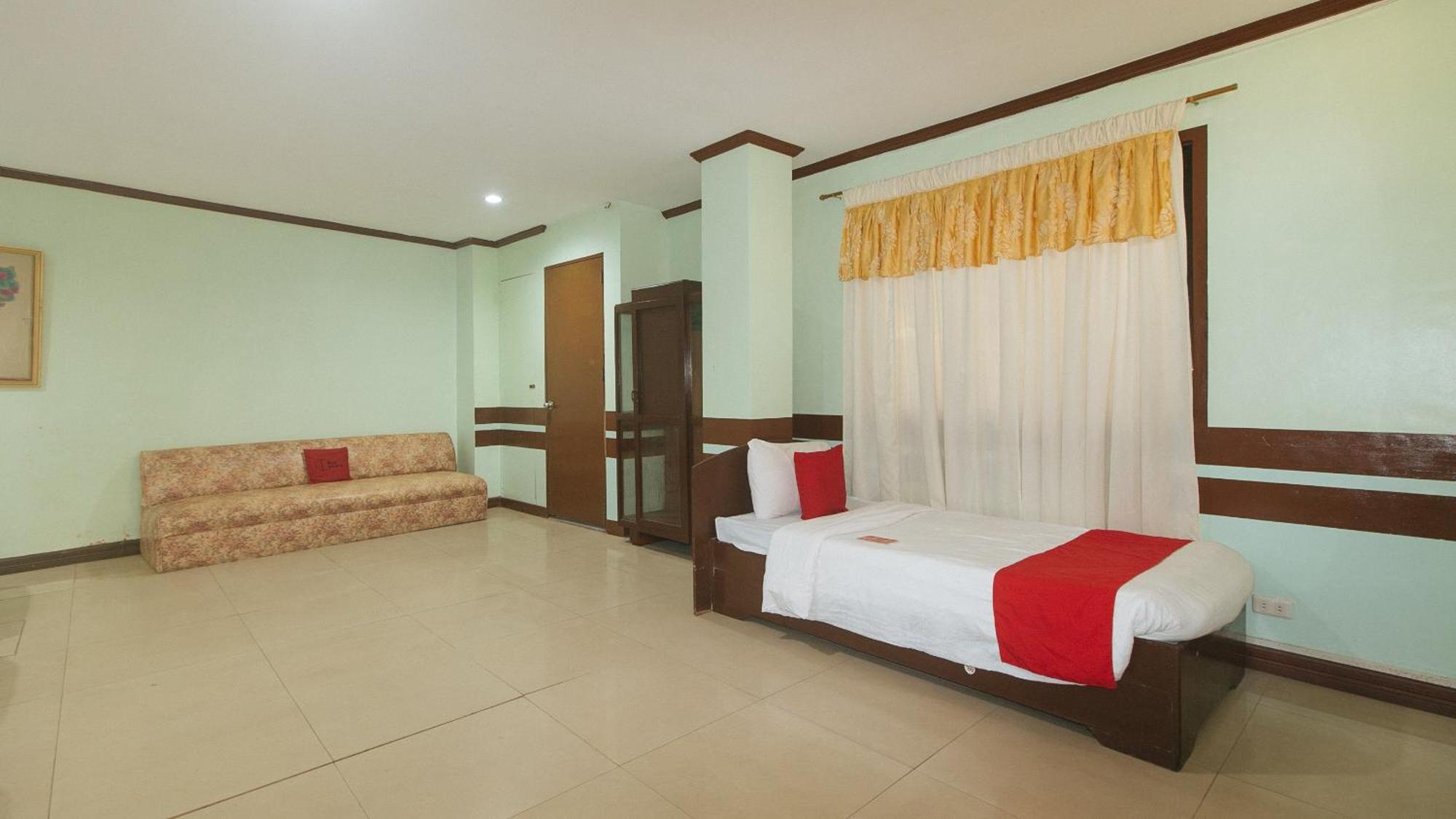โอโย 166 มานยัก เพนชั่น เฮาส์ - พนักงานฉีดวัคซีนแล้ว Hotel Cebu ภายนอก รูปภาพ