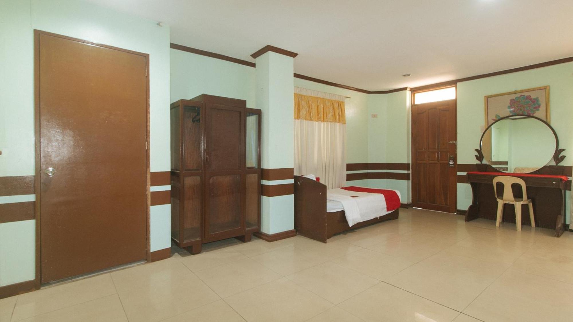 โอโย 166 มานยัก เพนชั่น เฮาส์ - พนักงานฉีดวัคซีนแล้ว Hotel Cebu ภายนอก รูปภาพ