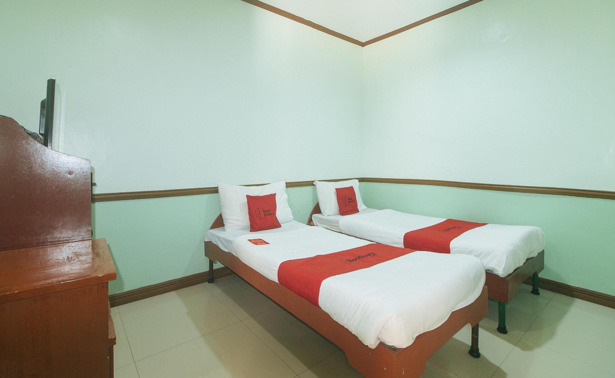 โอโย 166 มานยัก เพนชั่น เฮาส์ - พนักงานฉีดวัคซีนแล้ว Hotel Cebu ภายนอก รูปภาพ