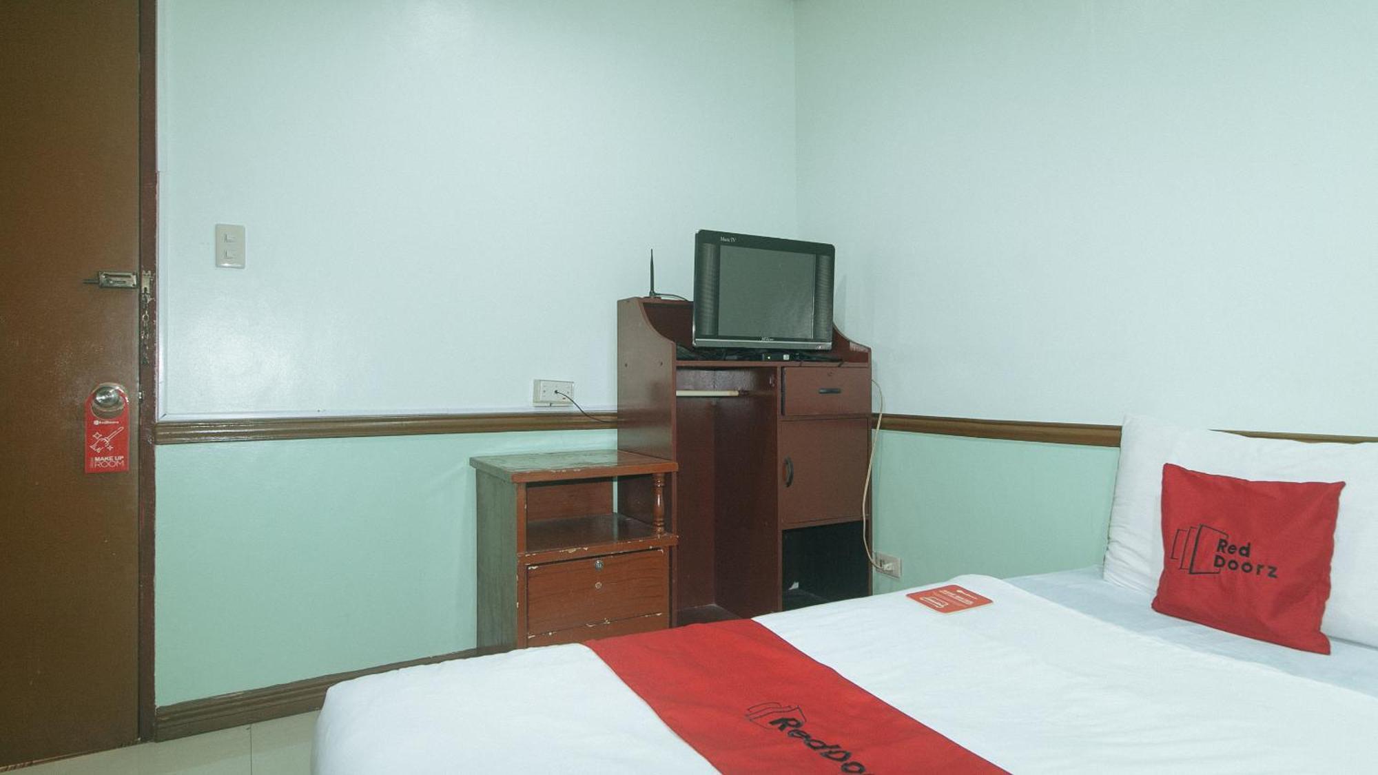 โอโย 166 มานยัก เพนชั่น เฮาส์ - พนักงานฉีดวัคซีนแล้ว Hotel Cebu ภายนอก รูปภาพ