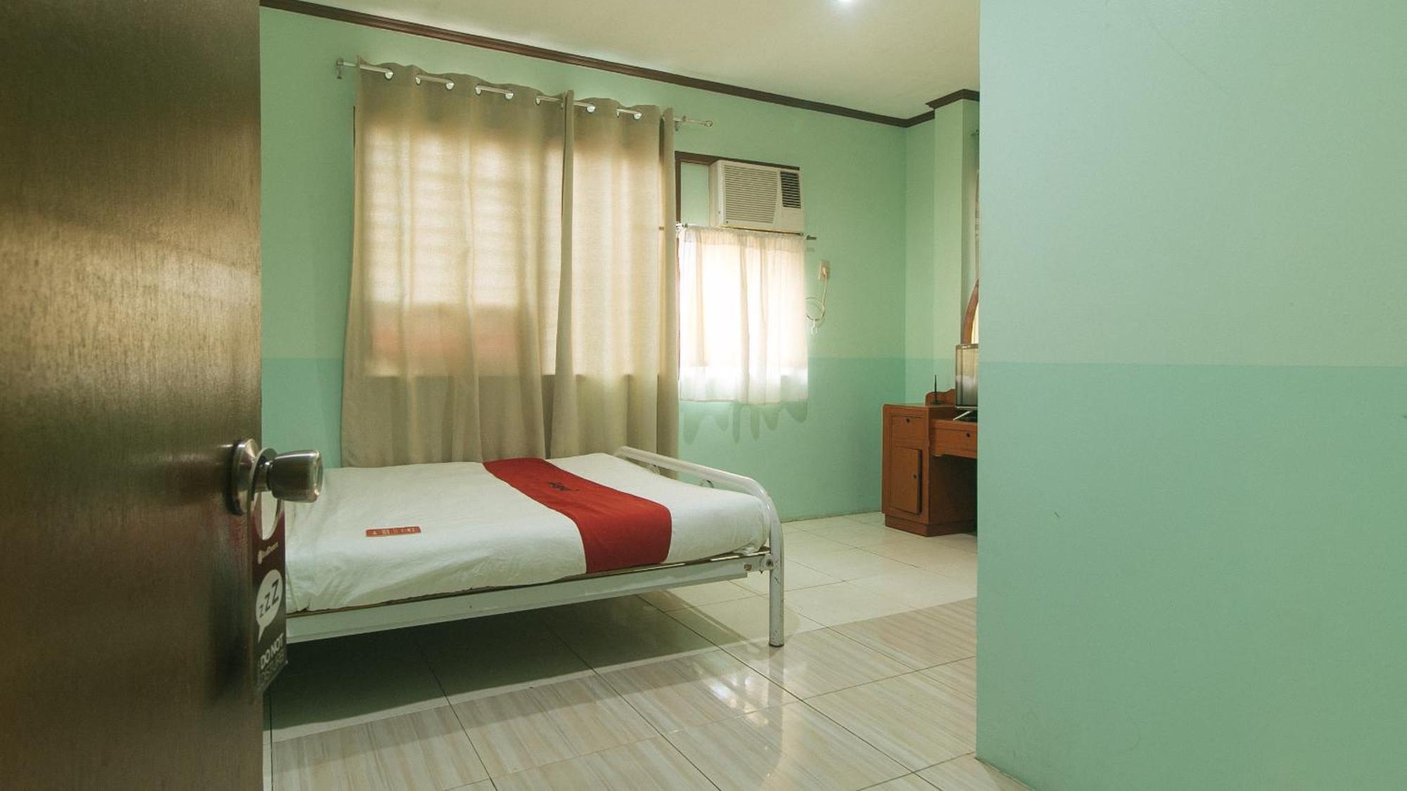 โอโย 166 มานยัก เพนชั่น เฮาส์ - พนักงานฉีดวัคซีนแล้ว Hotel Cebu ภายนอก รูปภาพ