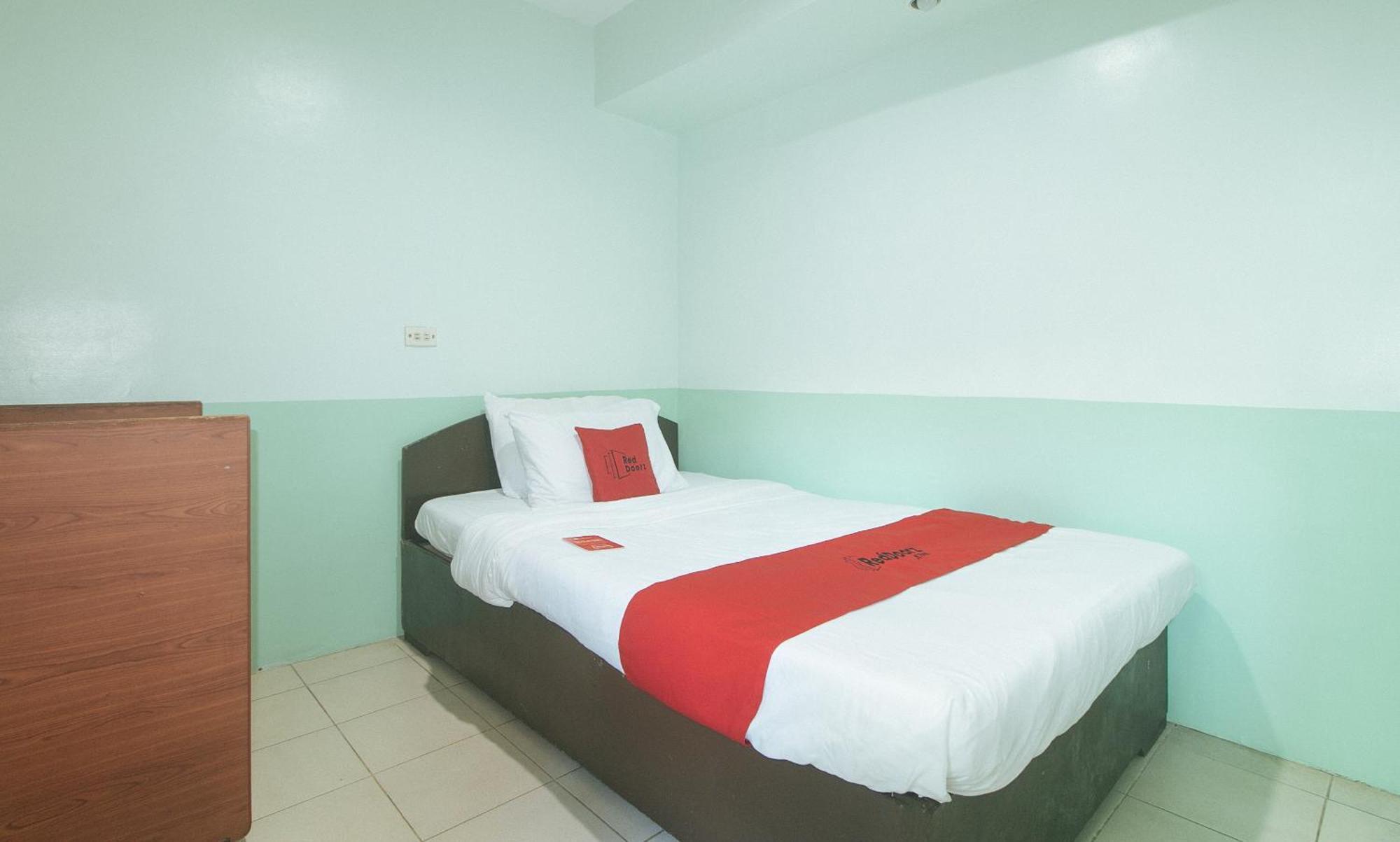 โอโย 166 มานยัก เพนชั่น เฮาส์ - พนักงานฉีดวัคซีนแล้ว Hotel Cebu ภายนอก รูปภาพ