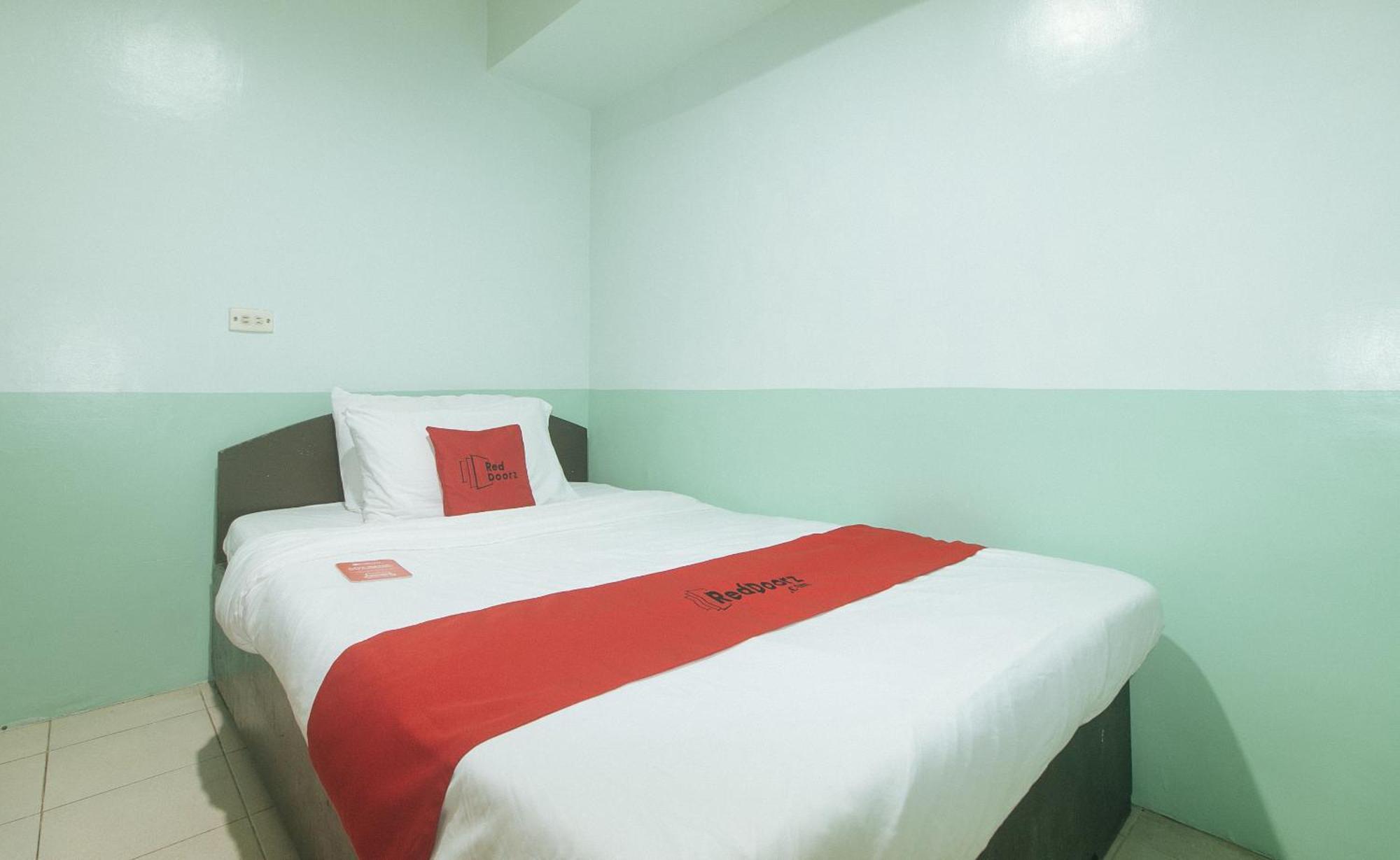 โอโย 166 มานยัก เพนชั่น เฮาส์ - พนักงานฉีดวัคซีนแล้ว Hotel Cebu ภายนอก รูปภาพ